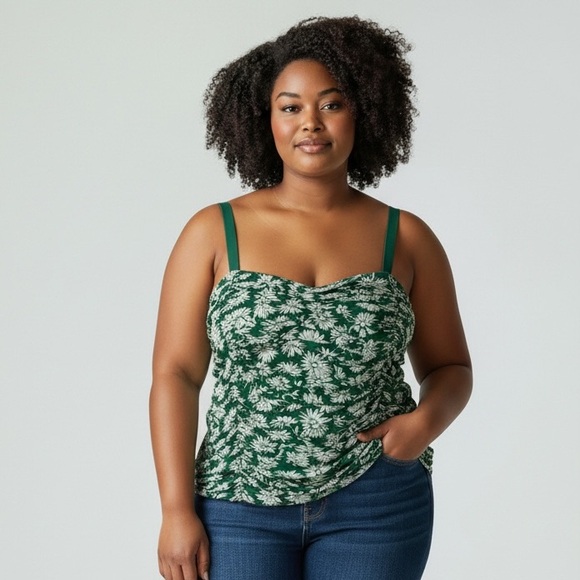 torrid Tops - NWOT Torrid Floral Ruched Top